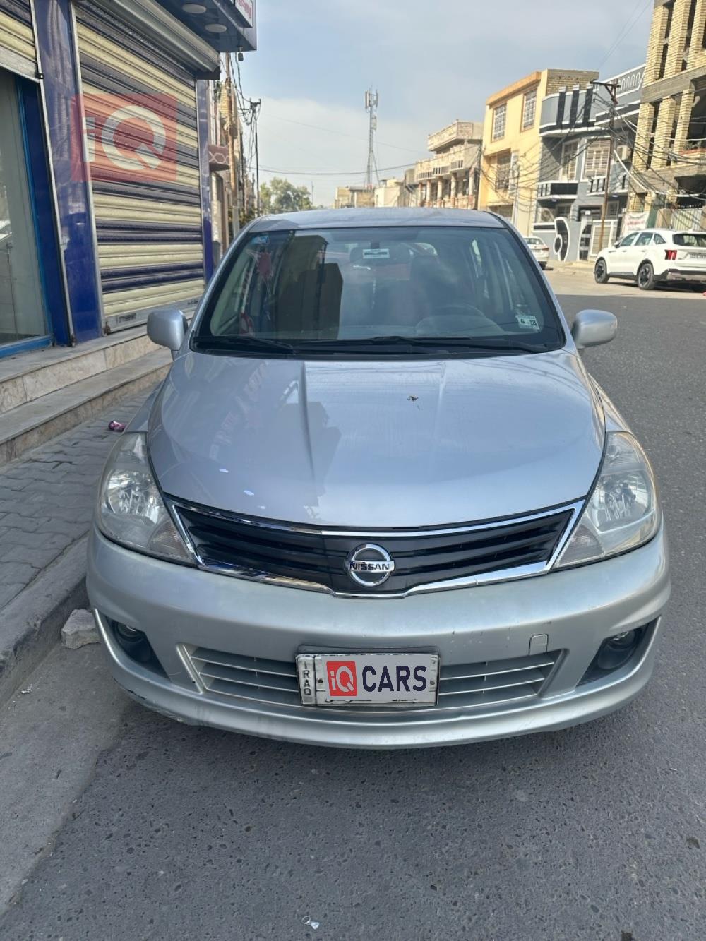 نيسان فيرسا